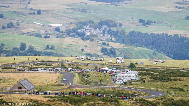 AUTO - MONTAGNE - LE MONT DORE 2005