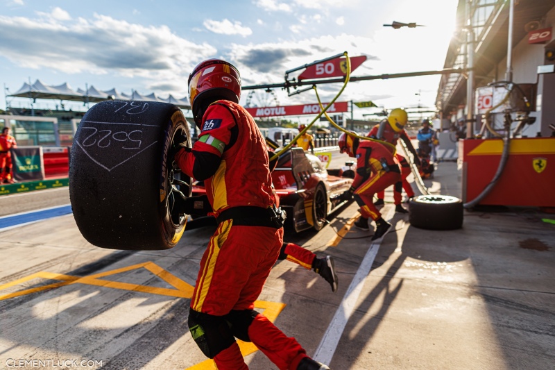 50 FUOCO Antonio (ita), MOLINA Miguel (spa), NIELSEN Nicklas (dnk), Ferrari AF Corse, Ferrari 499P #50, Hypercar, pitstop, arrêt aux stands, mecaniciens, mechanics, atmosphere during the 2024 6 Hours of Imola, 2nd round of the 2024 FIA World Endurance Championship, from April 18 to 21, 2024 on the Autodromo Internazionale Enzo e Dino Ferrari in Imola, Italy - Photo Clément Luck / DPPI